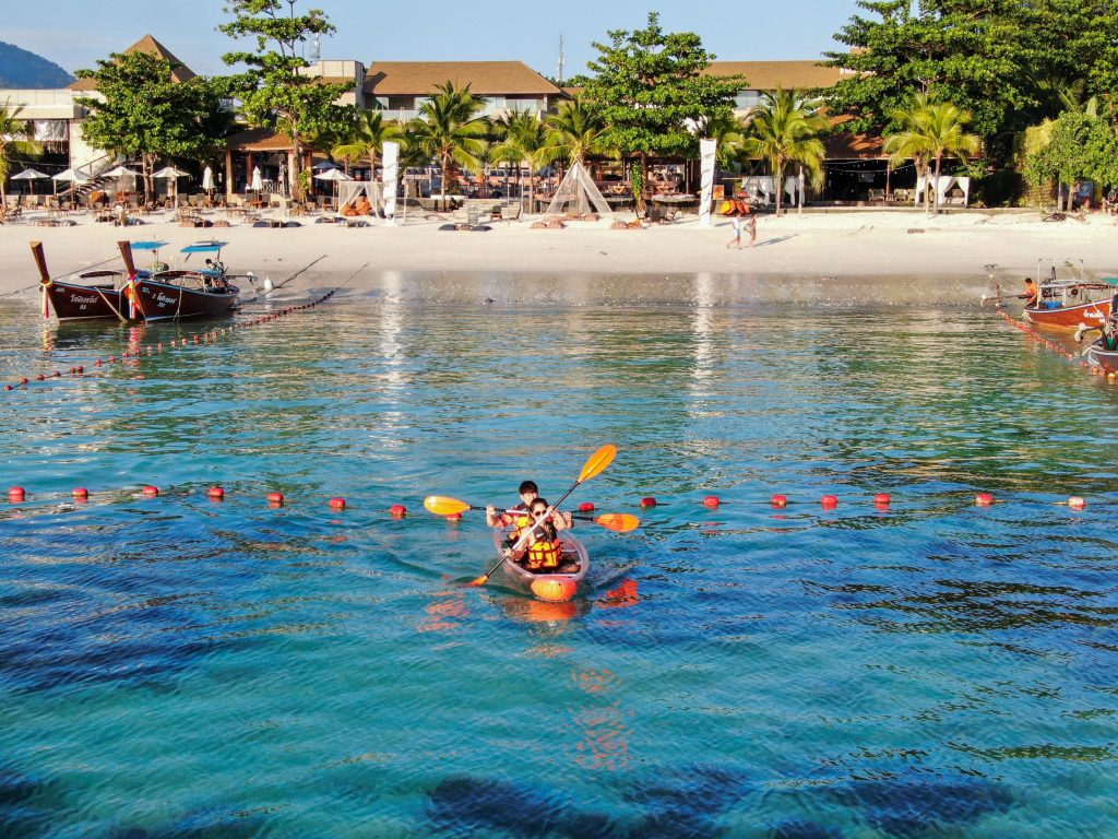 Kayaking Lipe