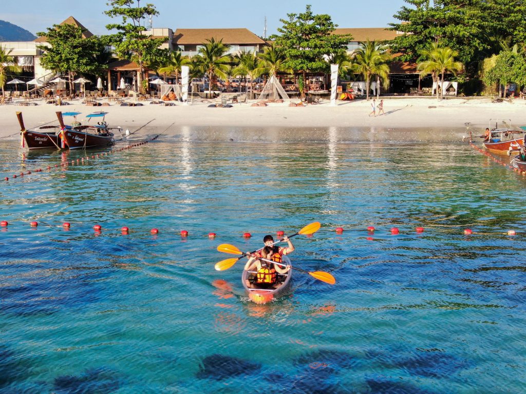 Kayaking Lipe