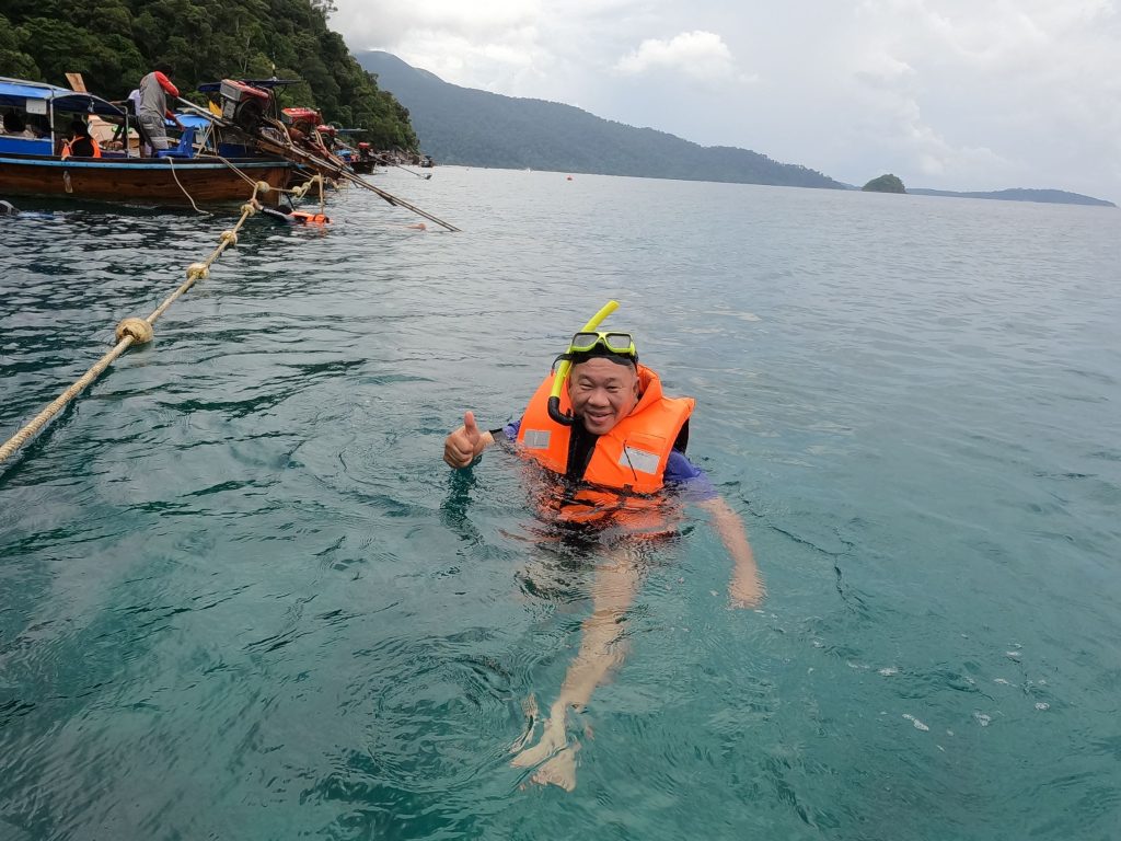 ดำน้ำ หลีเป๊ะ (Snorkeling)