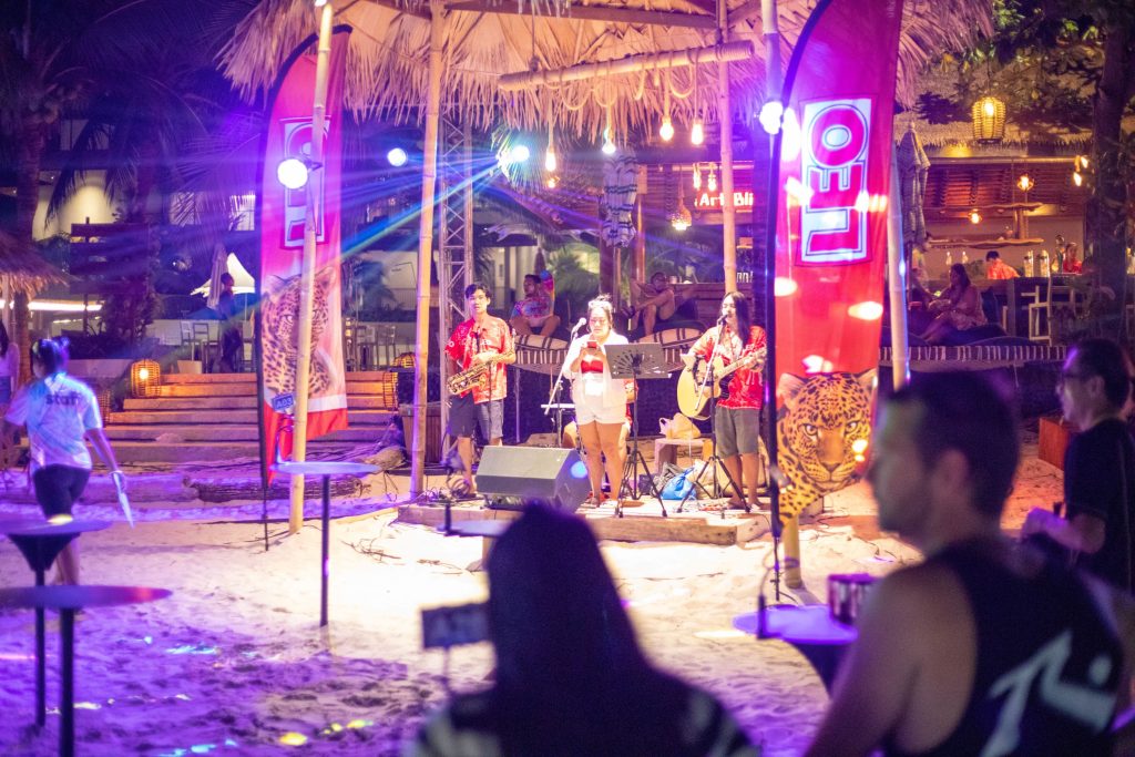 ปาร์ตี้สงกรานต์ที่ อนัญญา หลีเป๊ะ (Ananya Lipe Songkran Night Beach Party)