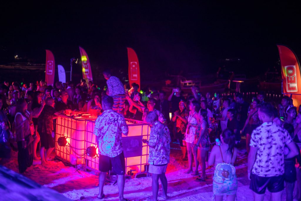 ปาร์ตี้สงกรานต์ที่ อนัญญา หลีเป๊ะ (Ananya Lipe Songkran Night Beach Party)