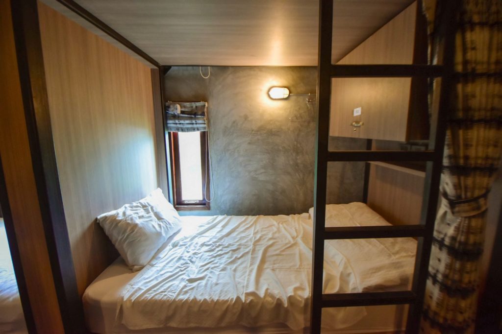 ห้องพักรวมเตียงเดี่ยว 2 ชั้น (Single Bunk Bed Mixed Dorm)