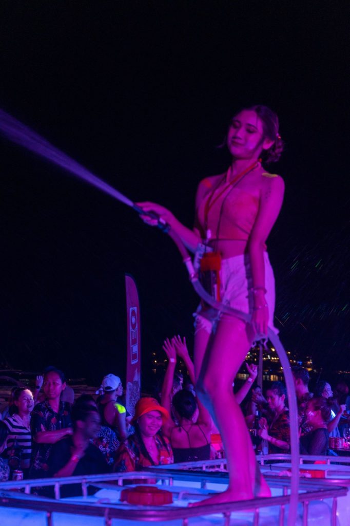 ปาร์ตี้สงกรานต์ที่ อนัญญา หลีเป๊ะ (Ananya Lipe Songkran Night Beach Party)