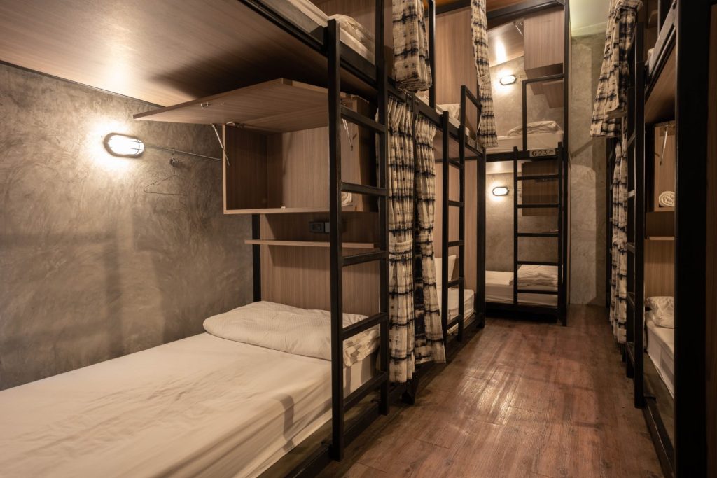 ห้องพักรวมเตียงเดี่ยว 2 ชั้น (Single Bunk Bed Mixed Dorm)