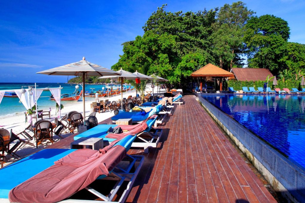 โรงแรมอาคีรา หลีเป๊ะ หรือ อาคีรา หลีเป๊ะ รีสอร์ท (Akira Lipe Resort)