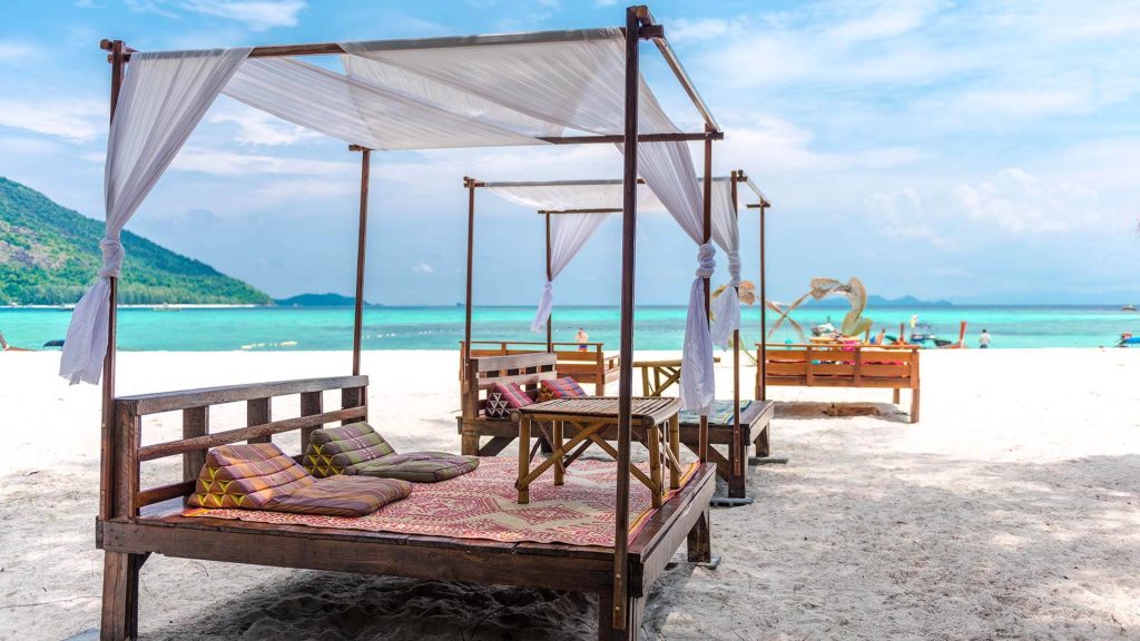 หลีเป๊ะ บีช รีสอร์ท (Lipe Beach Resort)