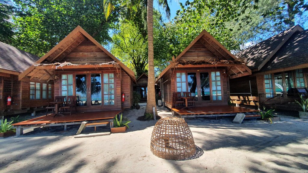 หลีเป๊ะ บีช รีสอร์ท (Lipe Beach Resort)