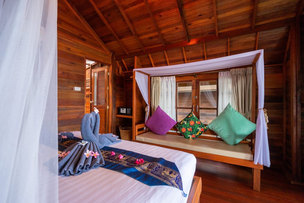 หลีเป๊ะ บีช รีสอร์ท (Lipe Beach Resort)