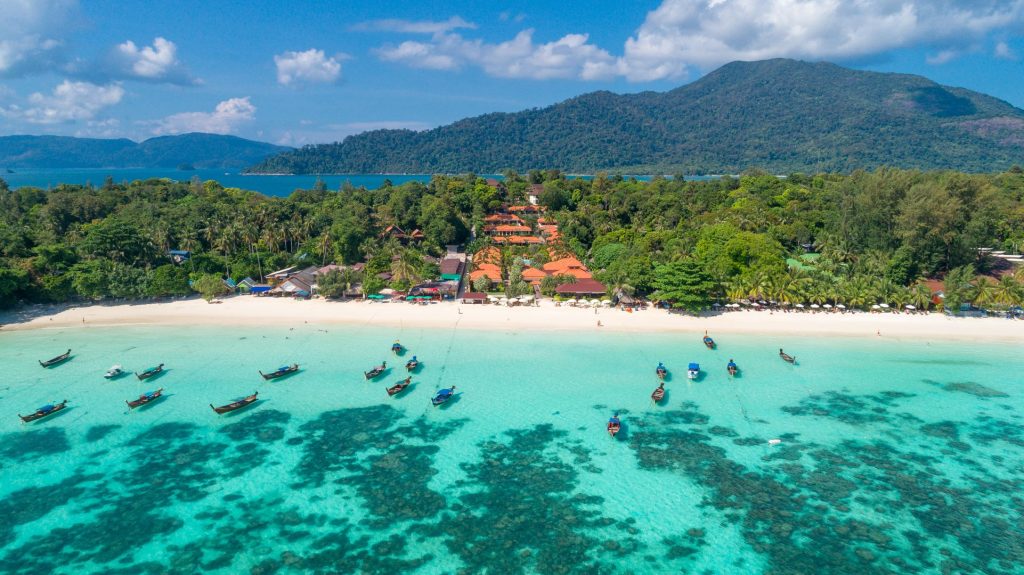 สิตา บีช รีสอร์ท (Sita Beach Resort)